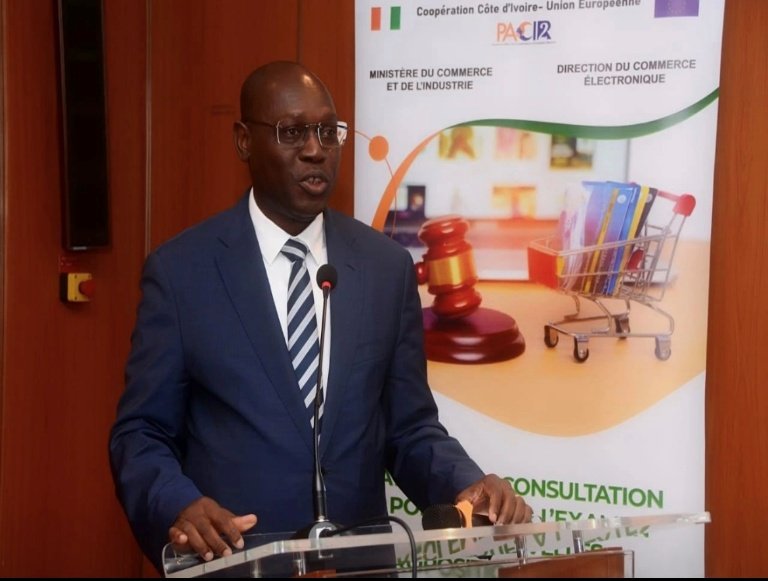 Photo : Commerce électronique : atelier de mise à niveau du cadre juridique et institutionnel en Côte d'Ivoire